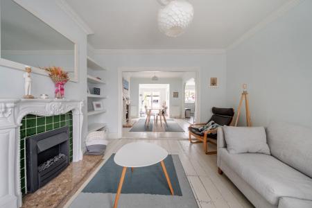 South Park Crescent, London, SE6
