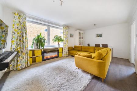 Chiswick High Road, Chiswick, London, W4