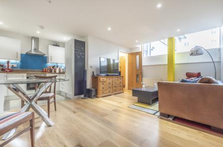 Houghton Square, Clapham North, London, SW9