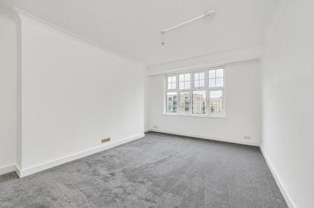 Kings Avenue, London, SW4