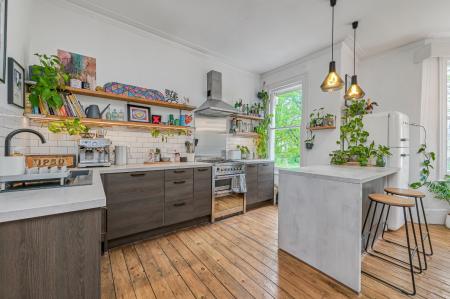 Raleigh Gardens, Brixton, London, SW2