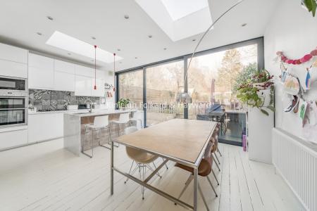 Redston Road, London, N8