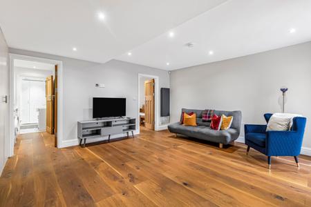 Tregaron Avenue, London, N8