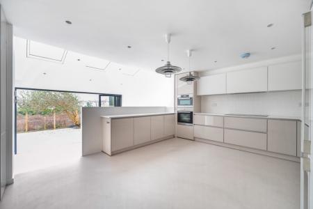 Pittville Gardens, London, SE25
