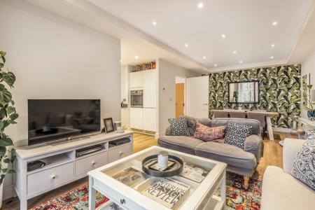 Knaresborough Drive, Earlsfield, London, SW18
