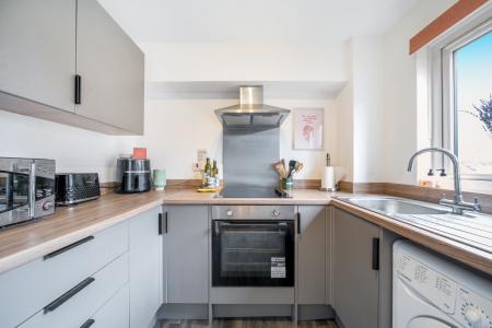 Peartree Avenue, London, SW17