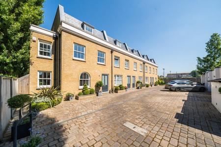 Stonemasons Yard, Earlsfield, Wandsworth Common, London, SW18