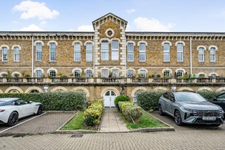 Royal Drive, London, N11