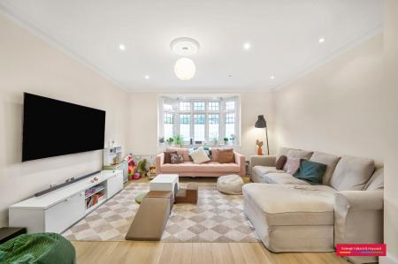 Friars Avenue, London, N20