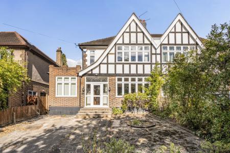 Oak Way, Southgate, London, N14