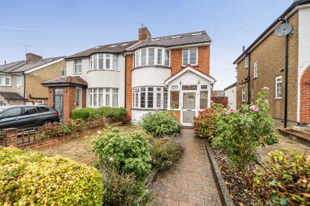 Summit Way, London, N14