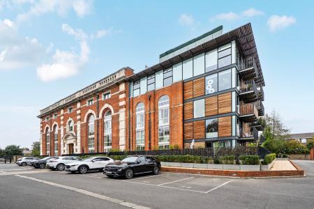 Great West Road, London, W6