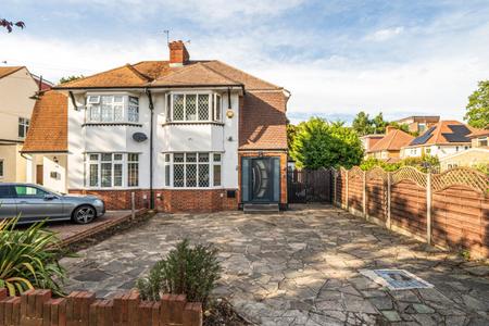 Mead Way, Bromley, Kent, BR2