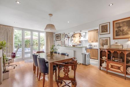 Cromwell Avenue, London, N6