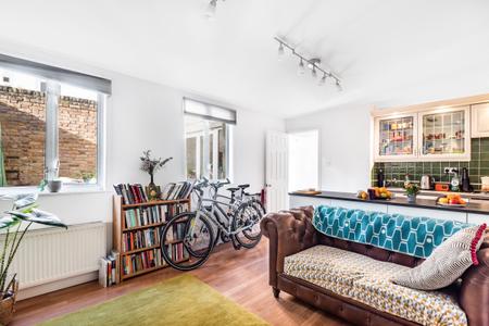 Elfort Road, Highbury, London, N5