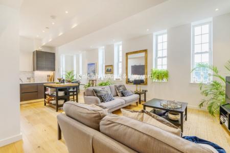 Islington Square, Islington, London, N1
