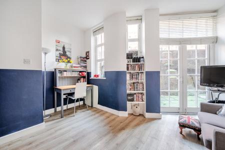 Cavendish Mansions, Clerkenwell Road, Camden, London, EC1R