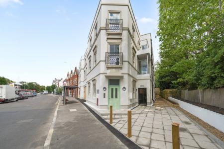 London Road, Kingston Upon Thames, KT2