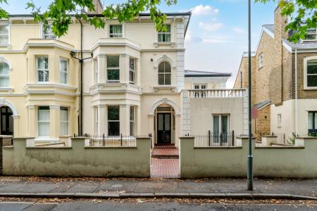 Grove Crescent, Kingston upon Thames, KT1