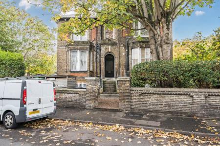 Grove Crescent, Kingston upon Thames, KT1