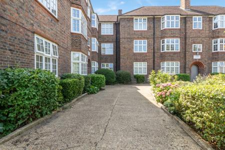 Grove Crescent, Kingston Upon Thames, Surrey, KT1
