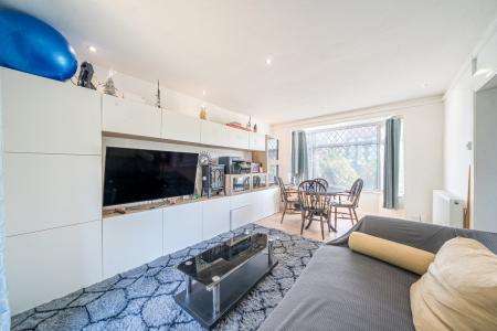 Winchcomb Gardens, London, SE9