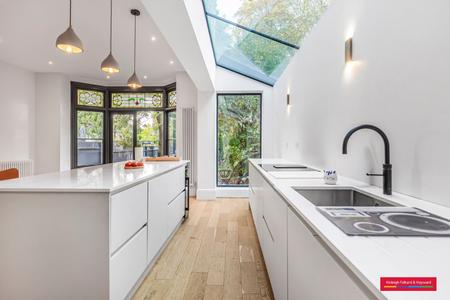 Dukes Avenue, London, N10