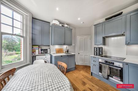 Fortis Green Road, London, N10