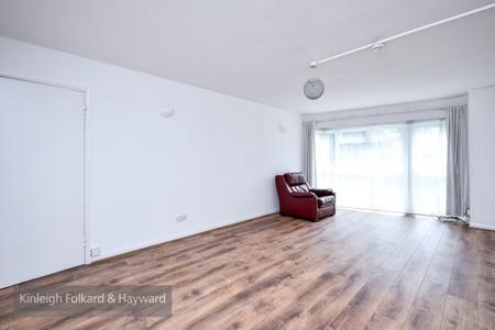 Windsor Court, London, N14
