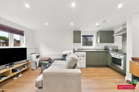 Queens Avenue, London, N10