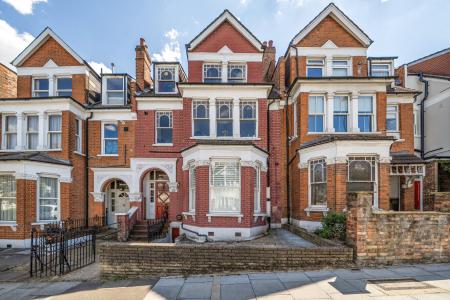 Alexandra Park Road, London, N10