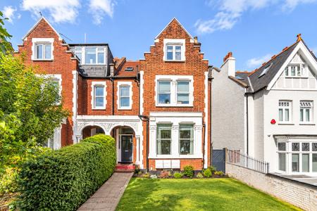 Onslow Gardens, Muswell Hill, London, N10