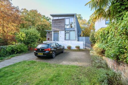 Creighton Avenue, Muswell Hill, London, N10