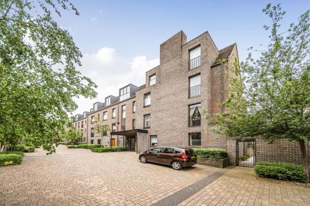 Marwood Square, Muswell Hill, London, N10