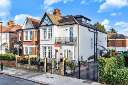 Warwick Road, Bounds Green, London, N11