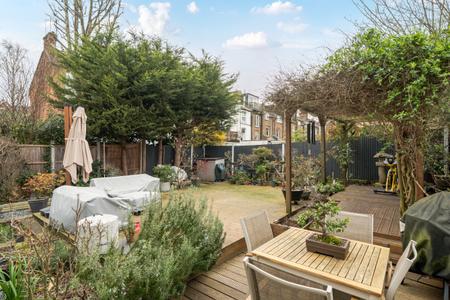 Alexandra Park Road, Muswell Hill, London, N10