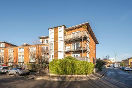 Hunt Close, Holland Park, London, W11