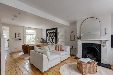 Lausanne Road, Nunhead, London, SE15