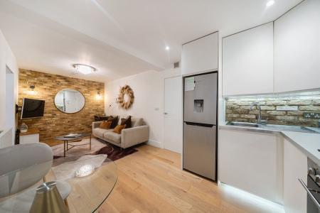 Upper Richmond Road, Putney, London, SW15