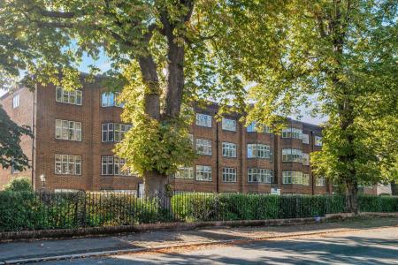 Portsmouth Road, Putney, London, SW15