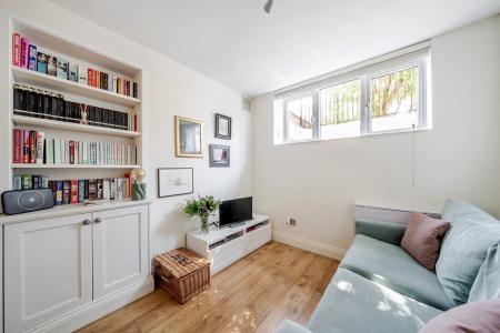 Holmbush Road, Putney, SW15