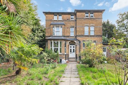 Arterberry Road, London, SW20