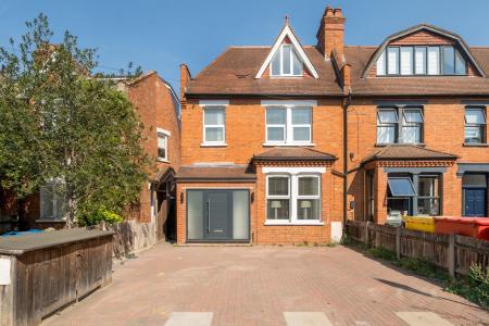 Durham Road, Raynes Park, London, SW20