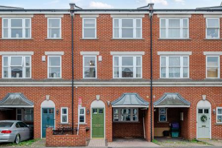 Kingston Road, Raynes Park, London, SW20