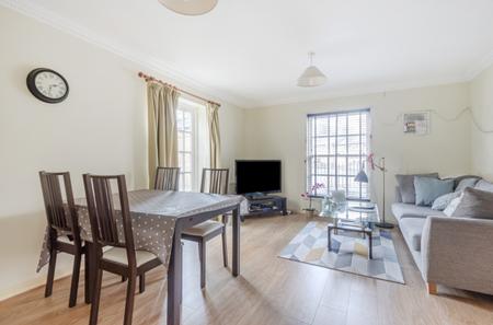 Broomhill Road, London, SW18