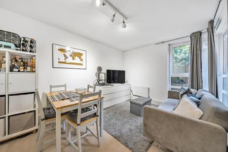 Manningtree Close, London, SW19