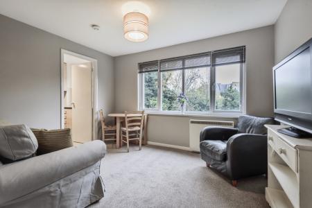 Crowthorne Close, London, SW18