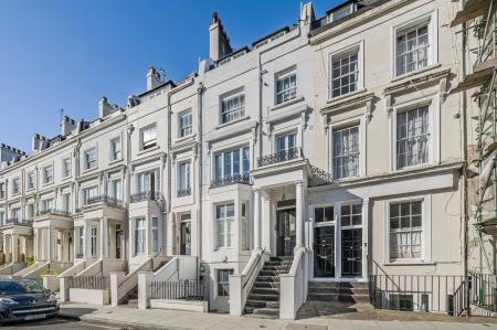 Alma Square, London, NW8