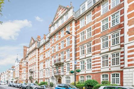 St. Johns Wood High Street, St Johns Wood, London, NW8