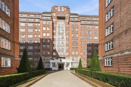 Hall Road, London, NW8